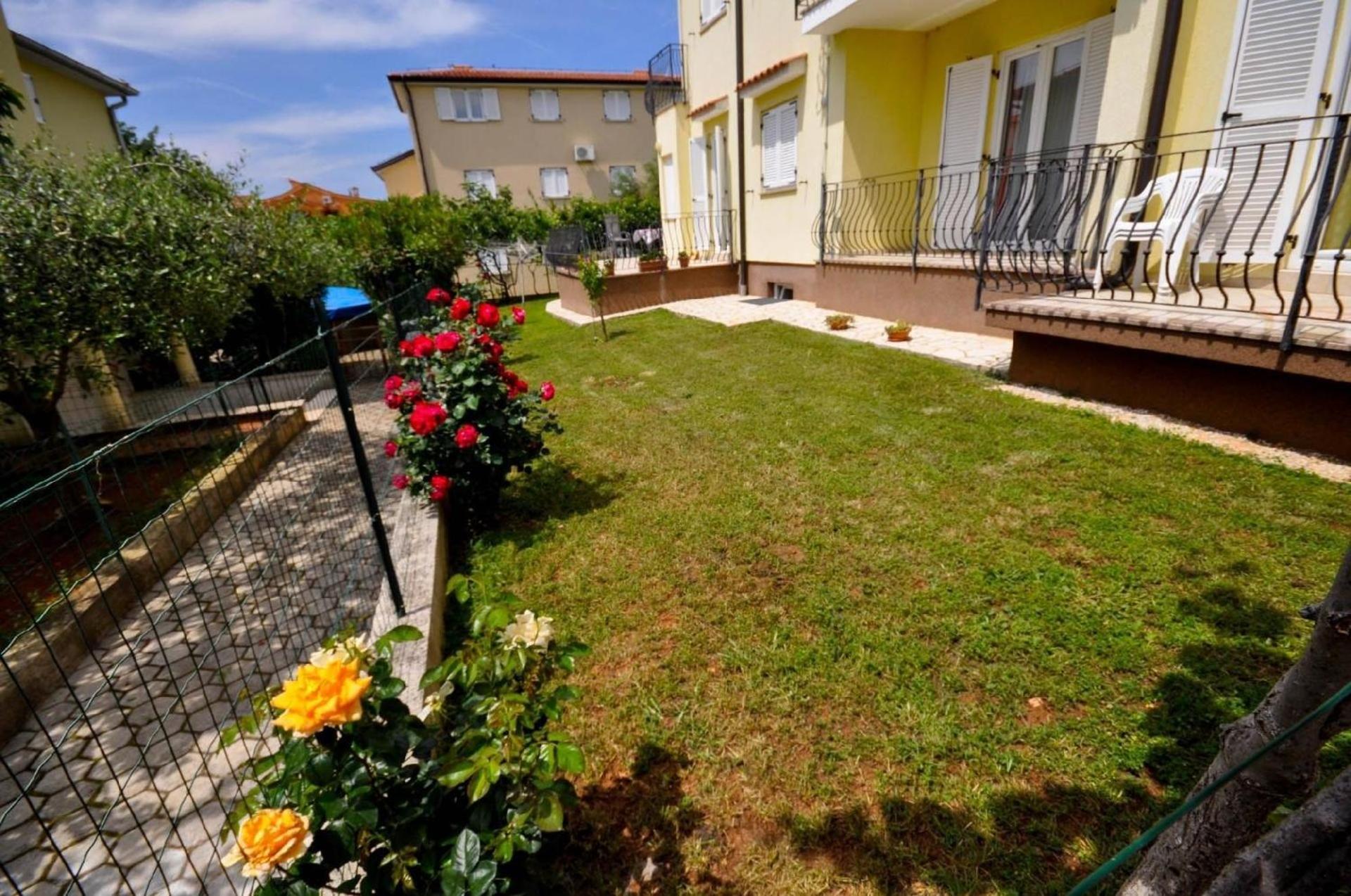 Ferienwohnung Fuer 2 Personen 30 M2 In Novigrad, Istrien Karpinjan Exterior foto